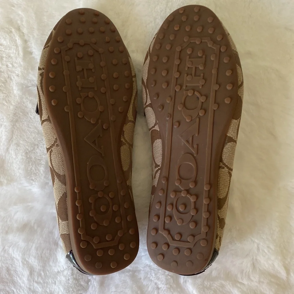 COACH Tan & Brown Signature Print Fortunata Driving Shoe/ Loafer Size 6.5 - Picture 9 of 9